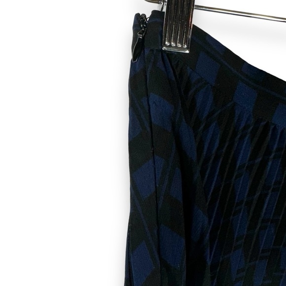 Club Monaco Yowshee Micro Pleated Midi Skirt, Blue/Black Print, Size 4 - Picture 10 of 13